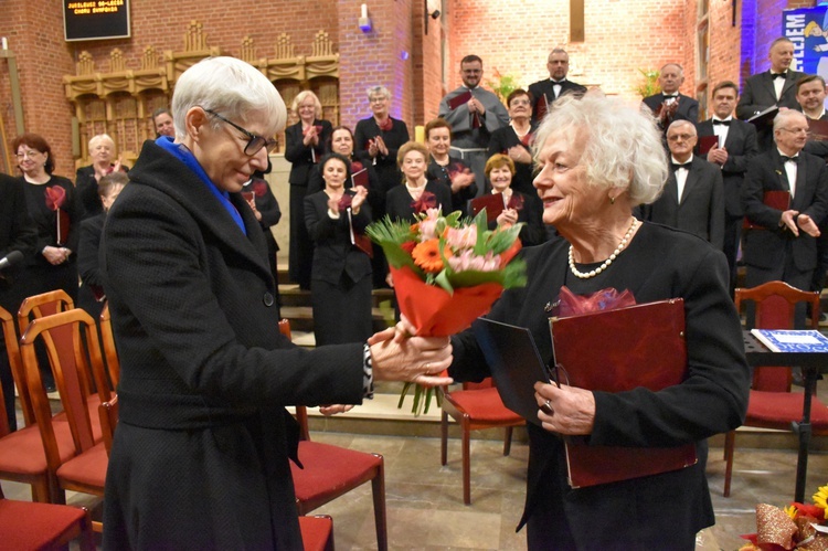 Chór Symfonia wyśpiewał swoje 90. urodziny