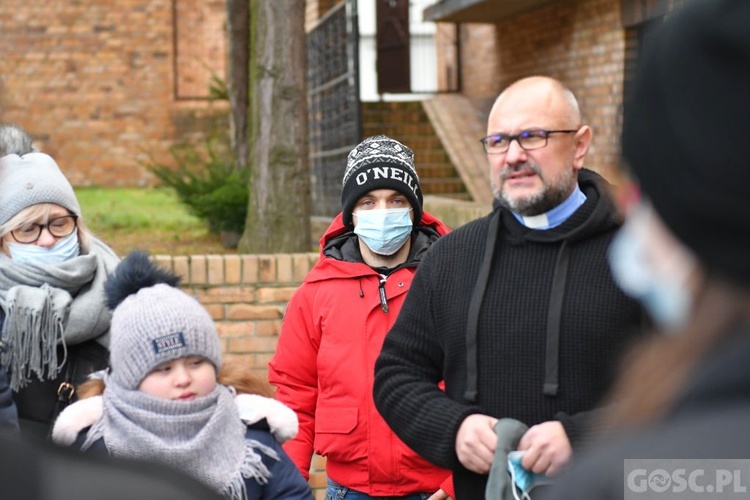 Świąteczne paczki dla głogowskich seniorów