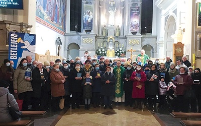 Uczestnicy jednego z rekolekcyjnych spotkań.