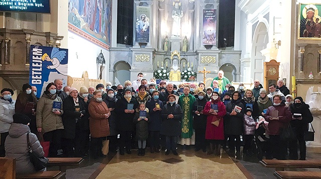 Uczestnicy jednego z rekolekcyjnych spotkań.