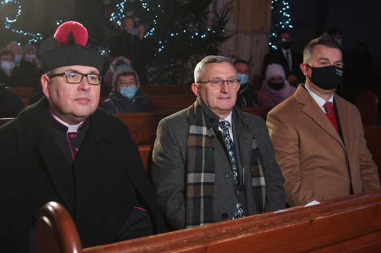 Strzegom. Świątecznie z ludowymi zespołami