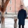▲	Autor jest redaktorem sandomierskiej edycji tygodnika „Niedziela” i sekretarzem biskupa sandomierskiego Krzysztofa Nitkiewicza.