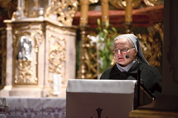 ▲	Na grudniowym wykładzie s. Daria Klich OSU przedstawiła początki związane z diecezjalnym sanktuarium.