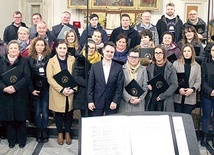 ▲	Chór Vox Sanctae Margaritae podczas nagrań.