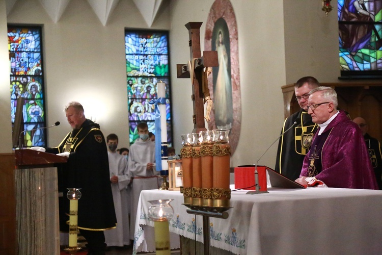 Nowa chorągiew Zakonu Rycerzy Jana Pawła II