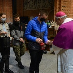 Betlejemskie Światło Pokoju w katedrze opolskiej