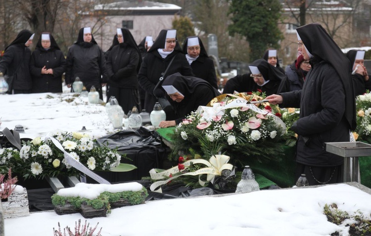 Uroczystości pogrzebowe s. Michaeli Bubik, elżbietanki cieszyńskiej