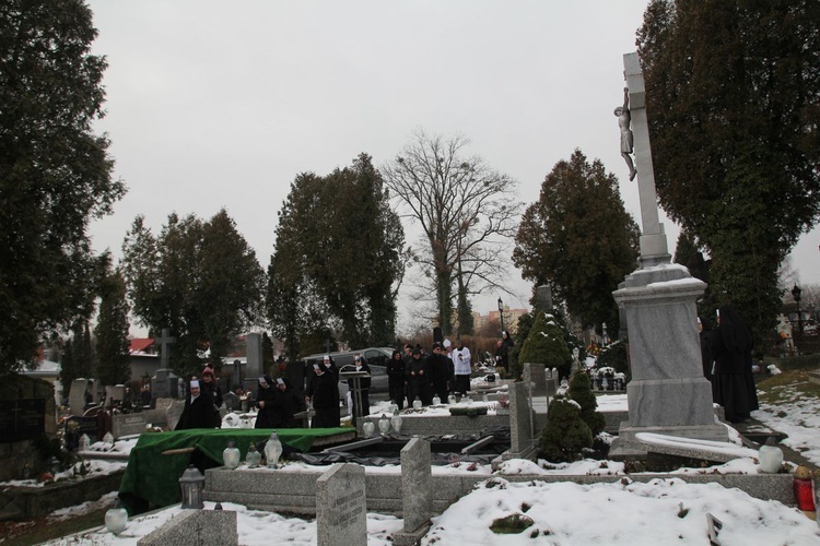 Uroczystości pogrzebowe s. Michaeli Bubik, elżbietanki cieszyńskiej