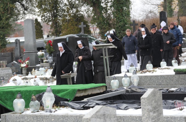 Uroczystości pogrzebowe s. Michaeli Bubik, elżbietanki cieszyńskiej