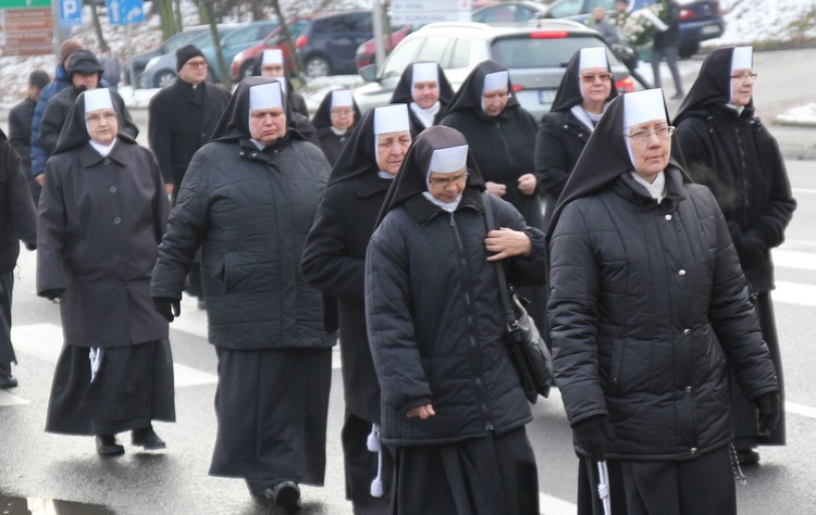 Uroczystości pogrzebowe s. Michaeli Bubik, elżbietanki cieszyńskiej