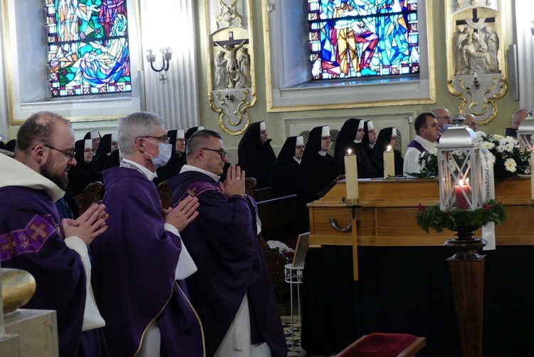 Uroczystości pogrzebowe s. Michaeli Bubik, elżbietanki cieszyńskiej