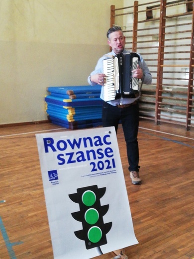 Uczniowie z Biadolin Radłowskich wyrównują szanse