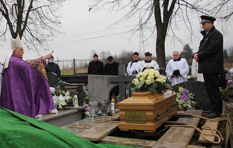 Uroczystości pogrzebowe śp. ks. kan. Stanisława Maślanki w Bielsku-Białej Lipniku