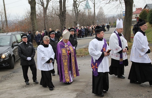 Uroczystości pogrzebowe śp. ks. kan. Stanisława Maślanki w Bielsku-Białej Lipniku