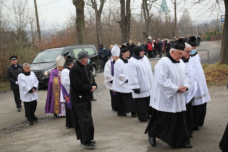 Uroczystości pogrzebowe śp. ks. kan. Stanisława Maślanki w Bielsku-Białej Lipniku