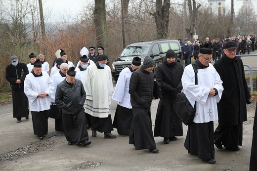 Uroczystości pogrzebowe śp. ks. kan. Stanisława Maślanki w Bielsku-Białej Lipniku