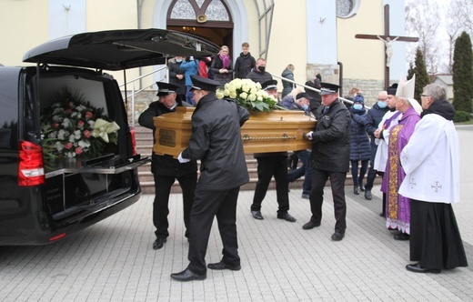 Uroczystości pogrzebowe śp. ks. kan. Stanisława Maślanki w Bielsku-Białej Lipniku