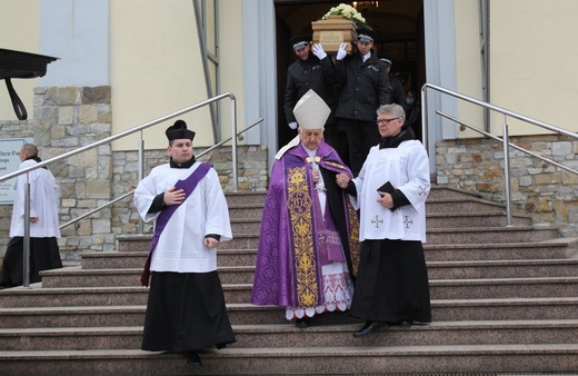 Uroczystości pogrzebowe śp. ks. kan. Stanisława Maślanki w Bielsku-Białej Lipniku
