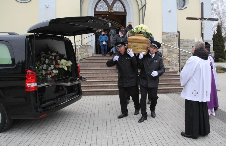 Uroczystości pogrzebowe śp. ks. kan. Stanisława Maślanki w Bielsku-Białej Lipniku