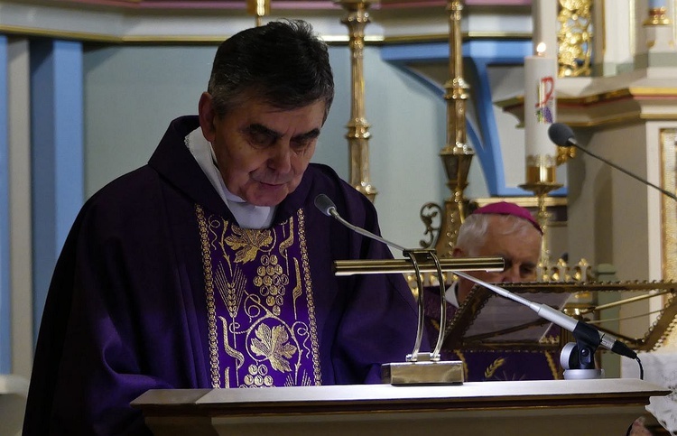 Uroczystości pogrzebowe śp. ks. kan. Stanisława Maślanki w Bielsku-Białej Lipniku