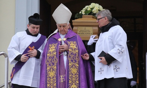 Bp Jan Szkodoń przewodniczył uroczystości pogrzebowej śp. ks. kan. Stanisława Maślanki w Bielsku-Białej Lipniku.