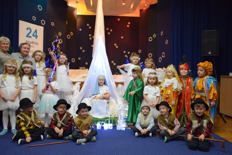 Pieszyce. Jasełka u salezjanek