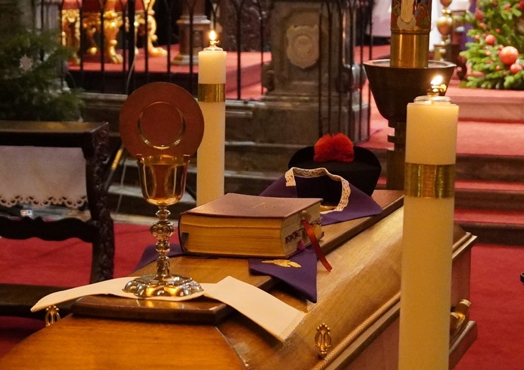 Msza św. pogrzebowa w intencji śp. ks. prałata Stanisława Pawlaczka