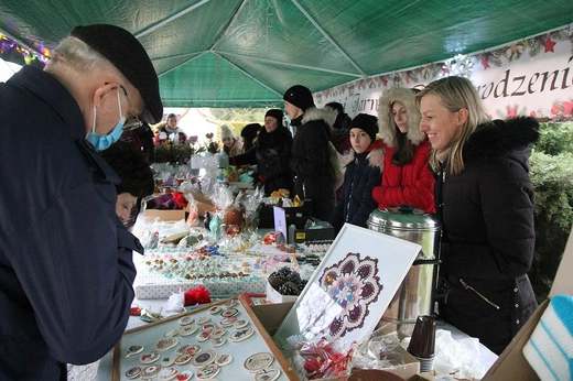 Parafialny Jarmark Bożonarodzeniowy dla Emilki w Bestwinie