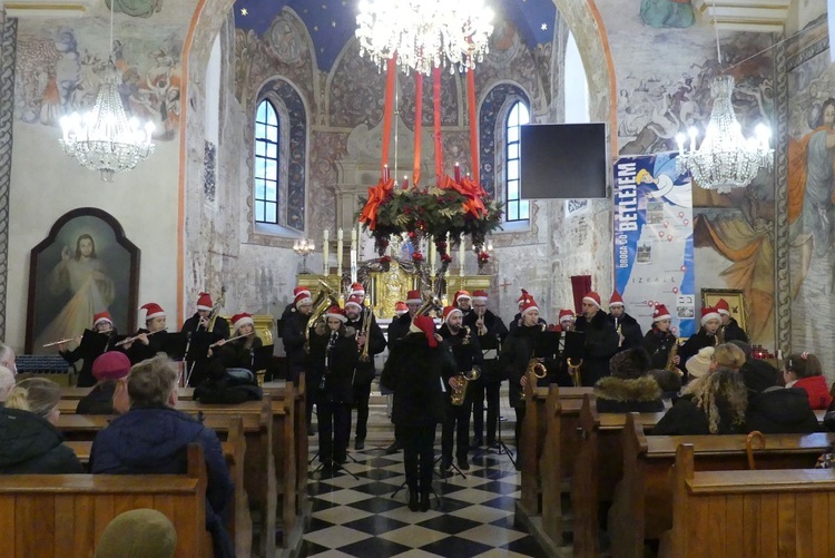 Parafialny Jarmark Bożonarodzeniowy dla Emilki w Bestwinie