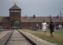 Ukazał się anglojęzyczny podręcznik akademicki o historii Auschwitz