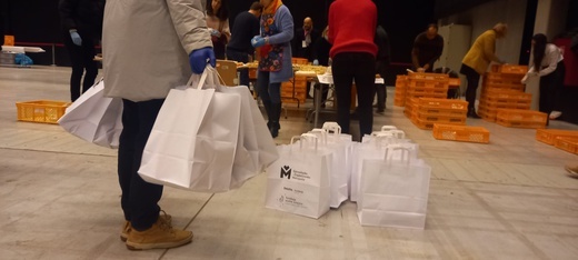 Fundacja Wolne Miejsce dla potrzebujących w święta Bożego Narodzenia