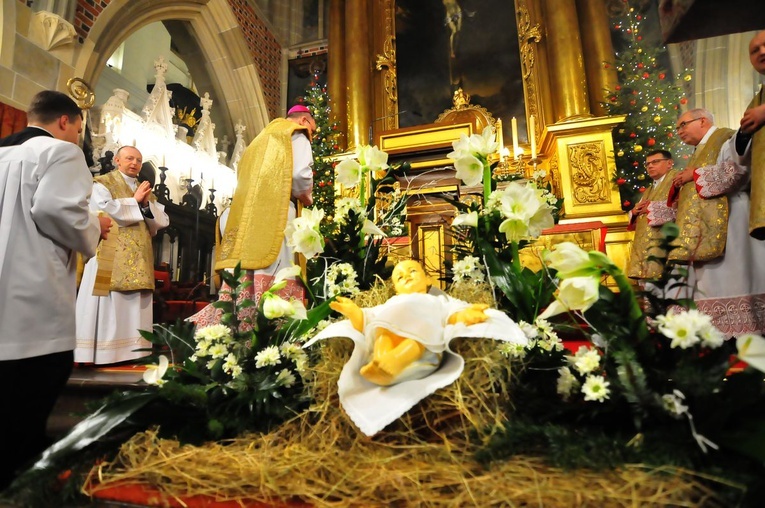  Bp Robert Chrząszcz na Wawelu: Jezus przychodzi, aby łączyć