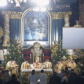 Bp Piotr Greger prewodniczył Pasterce w konkatedrze Narodzenia NMP w Żywcu.