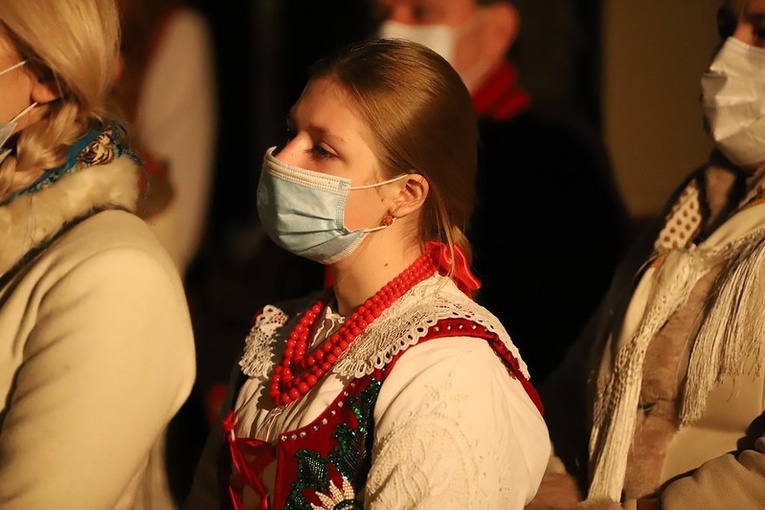 Pasterka w  Sanktuarium Matki Bożej Królowej Podhala w Ludźmierzu 2021.