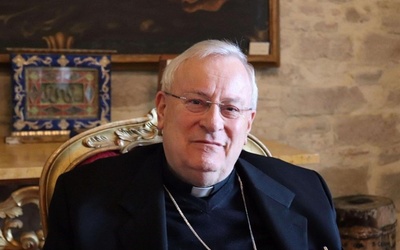 Szef włoskiego episkopatu ponownie zakażony koronawirusem