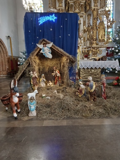 Łęg Probostwo. Szopka bożonarodzeniowa w parafii św. Katarzyny Aleksandryjskiej