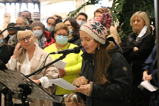 Katowice. Spotkanie kolędowe w centrum handlowym