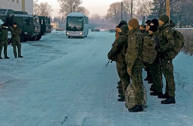 Żołnierze Wojsk Obrony Terytorialnej z Radomia, Grójca i Pomiechówka wesprą żołnierzy, pełniących służbę, broniących naszej granicy.