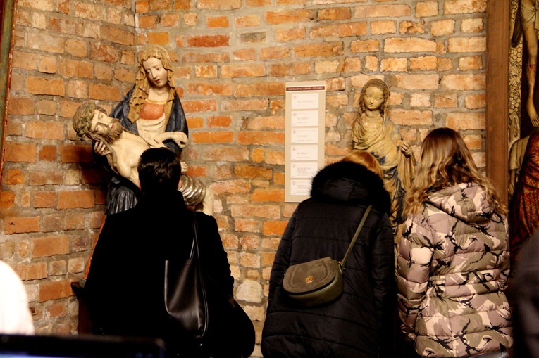 Tarnów. Powrót gotyckich rzeźb do Muzeum Diecezjalnego po konserwacji