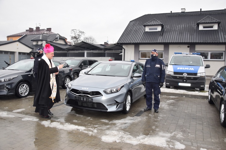 Poświęcenie nowych pojazdów policji