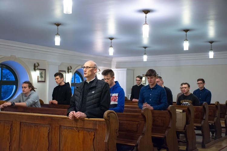 8 młodych ludzi na dniach skupienia w lubelskim seminarium 