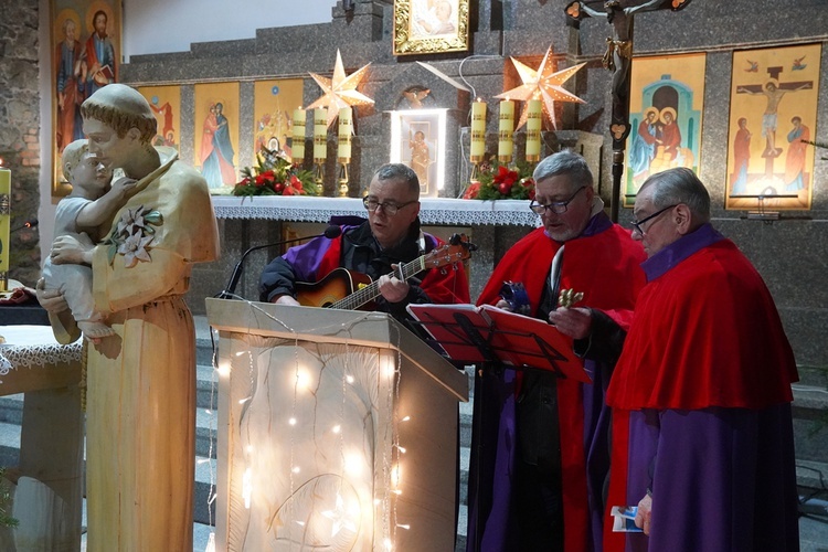 Nowy Rok witany modlitwą na szczycie Ślęży