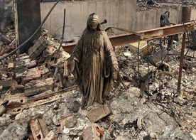 Figura Maryi ocalała z katastrofalnego pożaru
