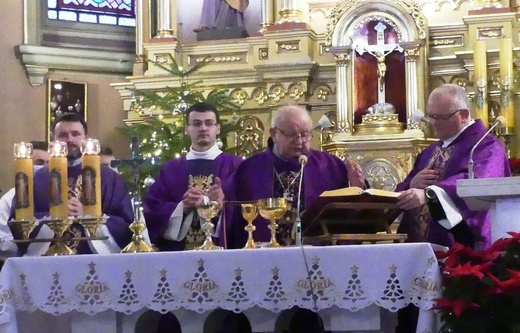 Uroczystości pogrzebowe ks. prał. Feliksa Formasa w Hecznarowicach