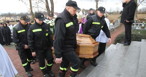 Uroczystości pogrzebowe ks. prał. Feliksa Formasa w Hecznarowicach.