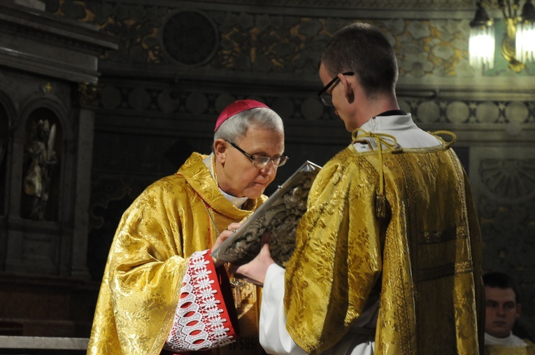 Biskup Piotr Libera w obiektywie "Gościa Płockiego"