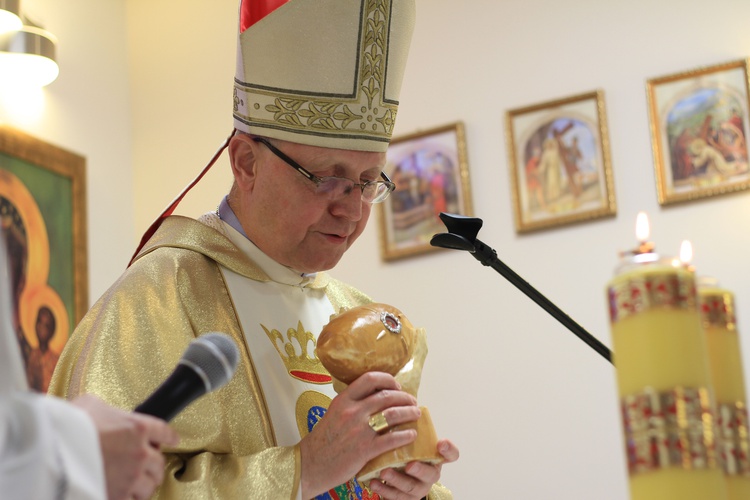 Biskup Piotr Libera w obiektywie "Gościa Płockiego"