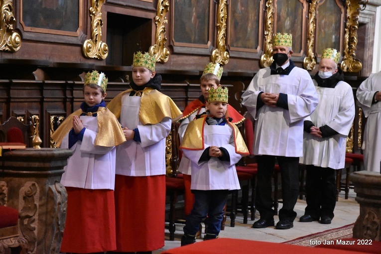 Żagań. Kolędowanie i pokłon Dzieciątku Jezus