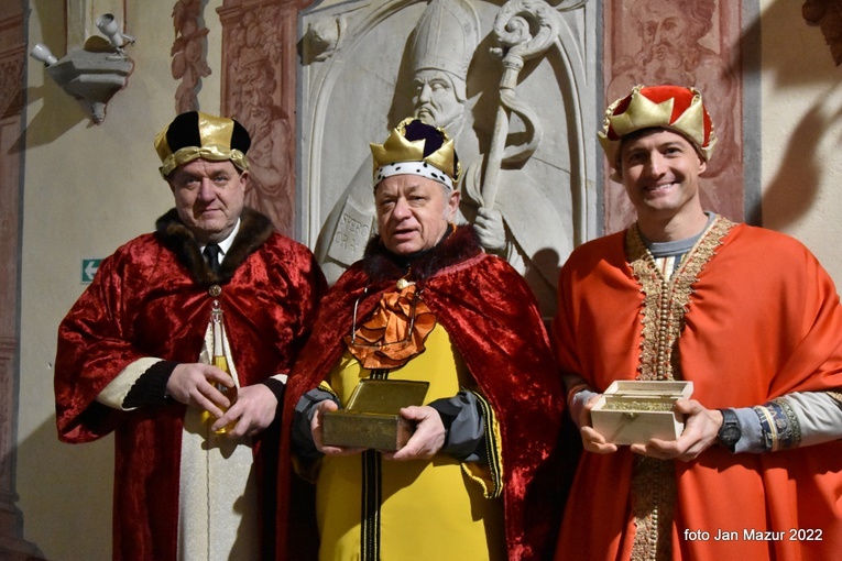 Żagań. Kolędowanie i pokłon Dzieciątku Jezus
