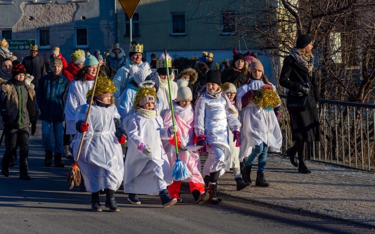 Orszak Trzech Króli 2022 w Mieroszowie